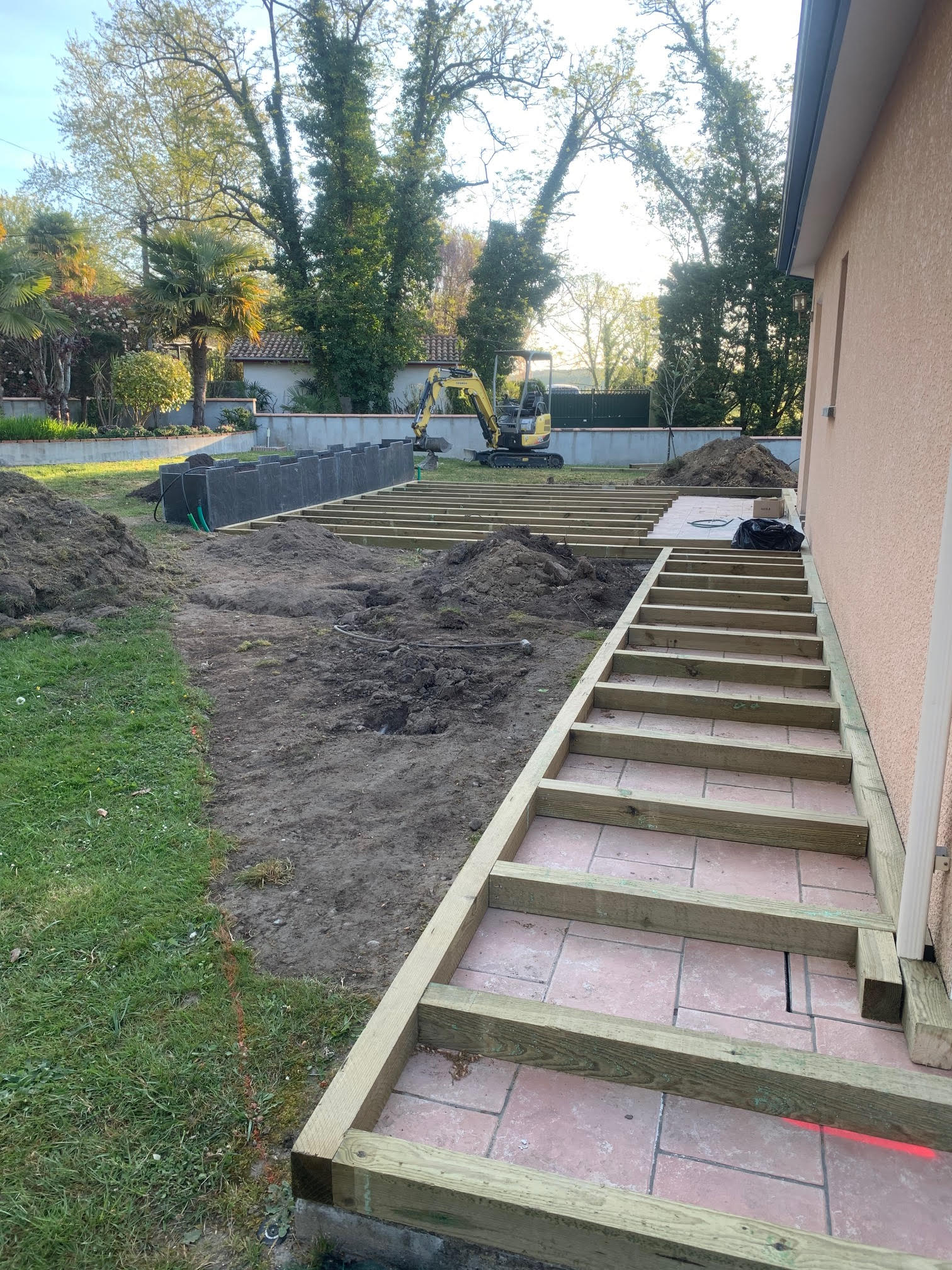 Réalisation d'une terrasse en pin du nord sur Hossegor