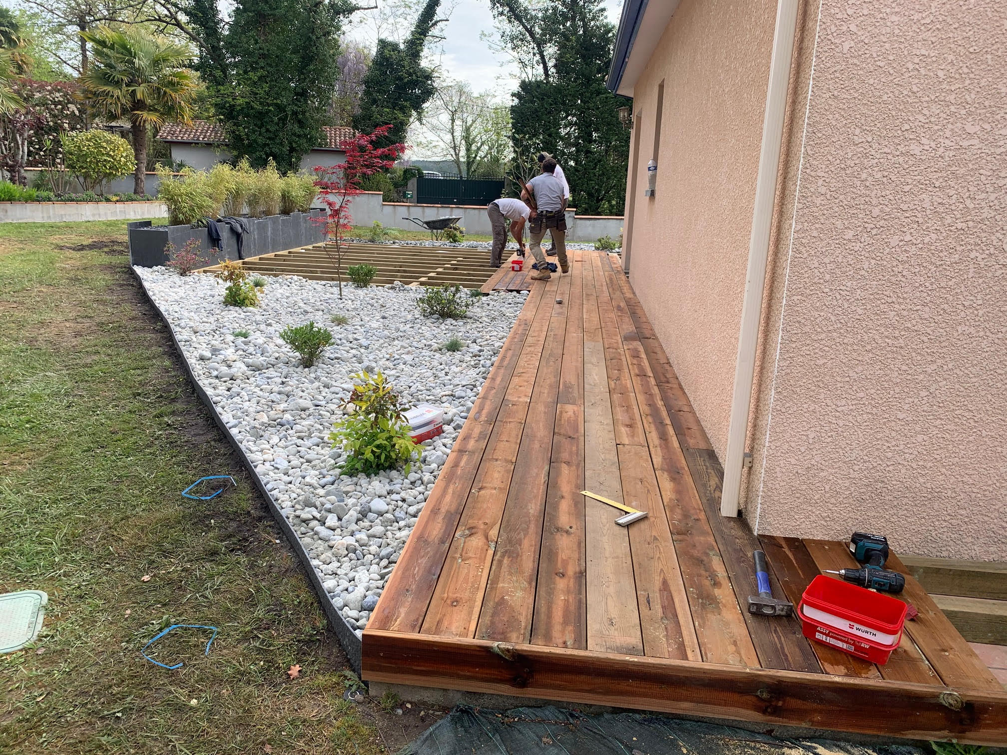 Réalisation d'une terrasse en pin du nord sur Dax
