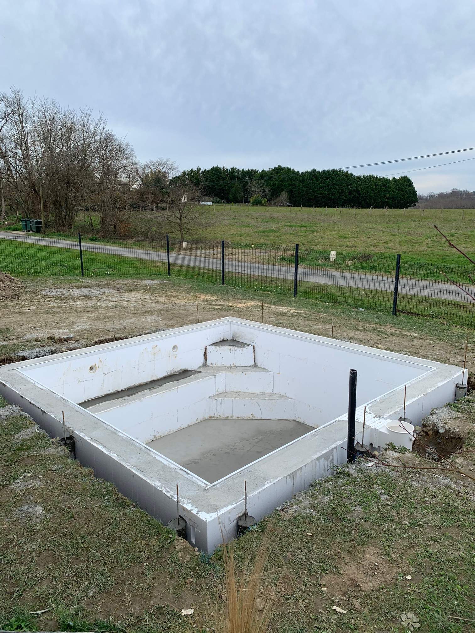Création de piscine et d'une terrasse bois à Orist