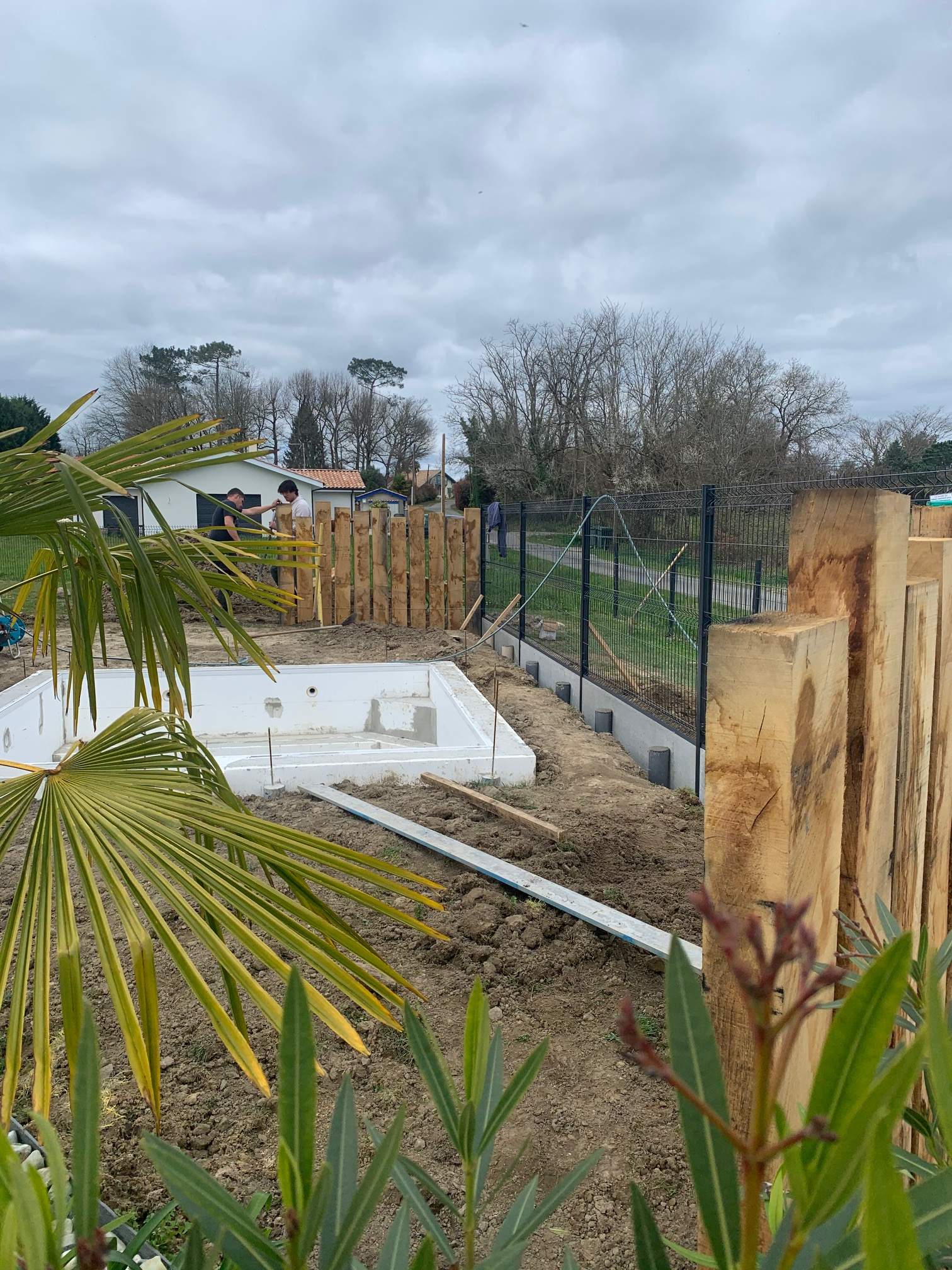 Création de piscine et d'une terrasse bois à Orist