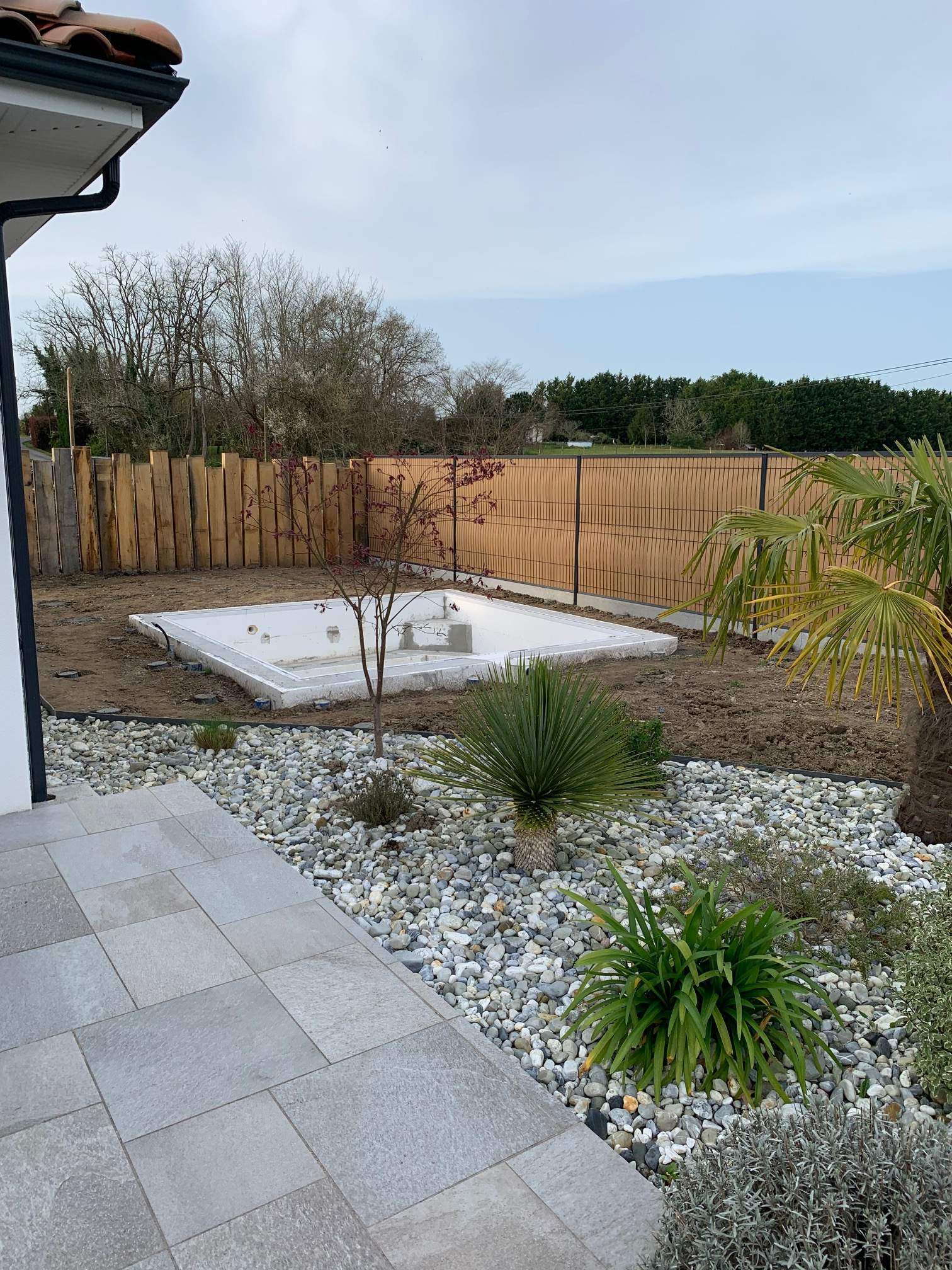 Création de piscine et d'une terrasse bois à Orist