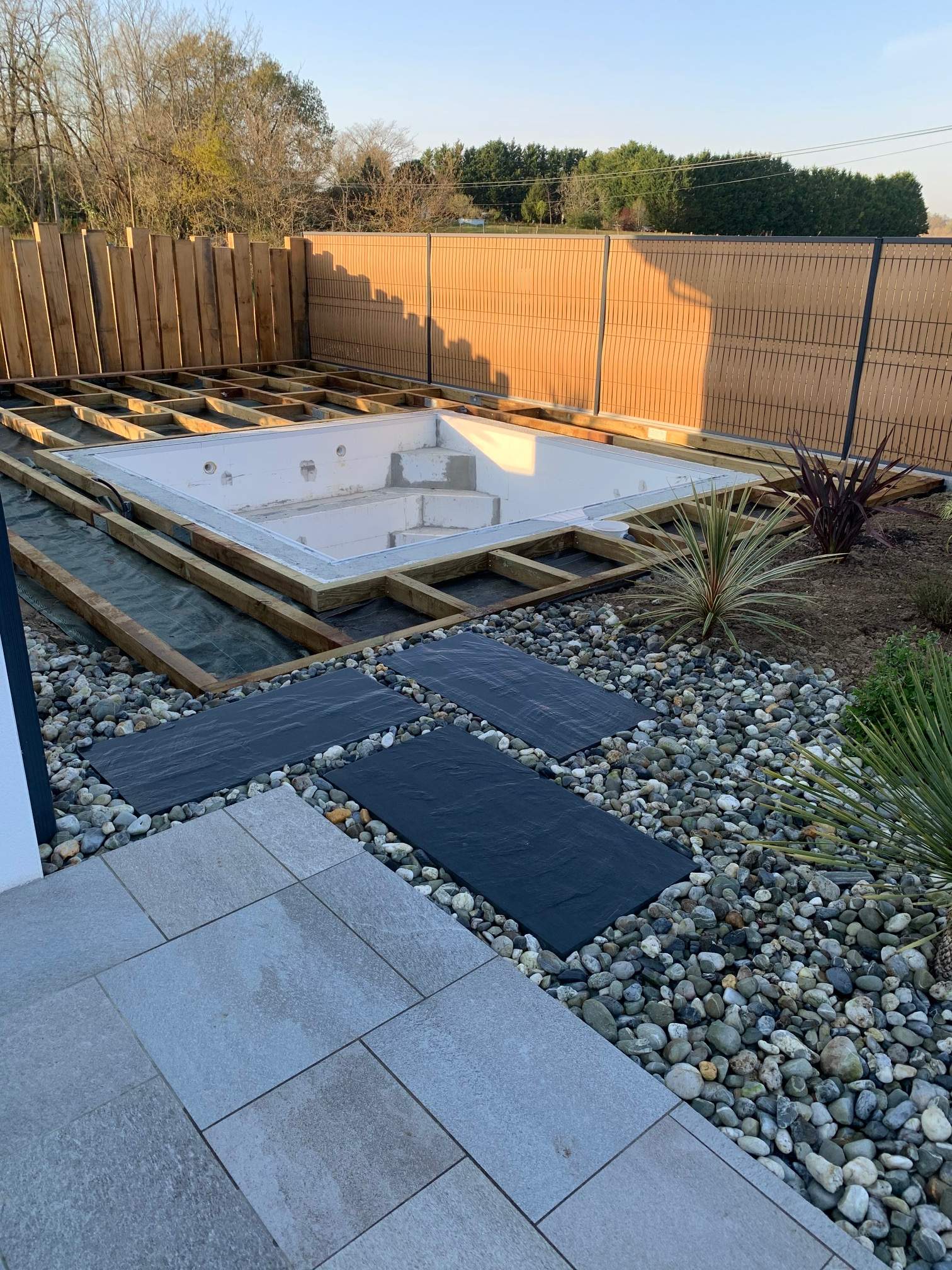 Création de piscine et d'une terrasse bois à Orist