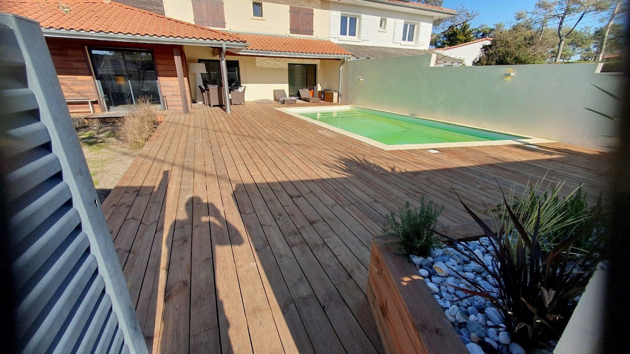 Parking en pavé granit et réfection d'une terrasse en bois sur Vieux Boucau